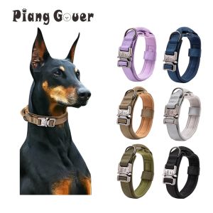 Halsbanden Tactische halsband Verstelbare militaire halsband met handvat Metalen nylon halsband voor middelgrote honden