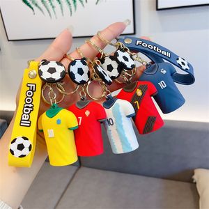 LLavero de camiseta de la Copa del Mundo de fútbol coleccionable, mochila para hombre, colgante pequeño, personalidad creativa, abalorio para llavero de coche para niños