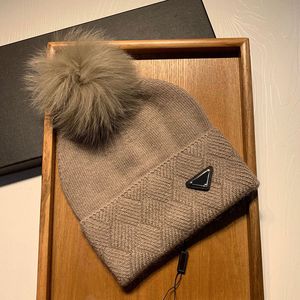 Collectible Sheep Hat Single Cashmere Wol Mens en Womens Skull Hats Fox Fur Ball Decoratie Grenzle Toque Classic Trend Style