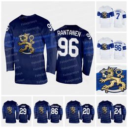 Le hockey universitaire porte le maillot de hockey d'hiver de l'équipe Finlande 2022 Harri Pesonen Leo Komarov Markus Granlund Mikko Lehtonen Saku Maenalanen Valtteri Filppula Miro