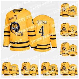 Le hockey universitaire porte le maillot de hockey universitaire Thr Quinnipiac Bobcats 96 Ty Smilanic 4 Connor Clifton 11 Bryan Leitch 1 Yaniv Perets 6 Devon Toews 20 Matthew Peca 25