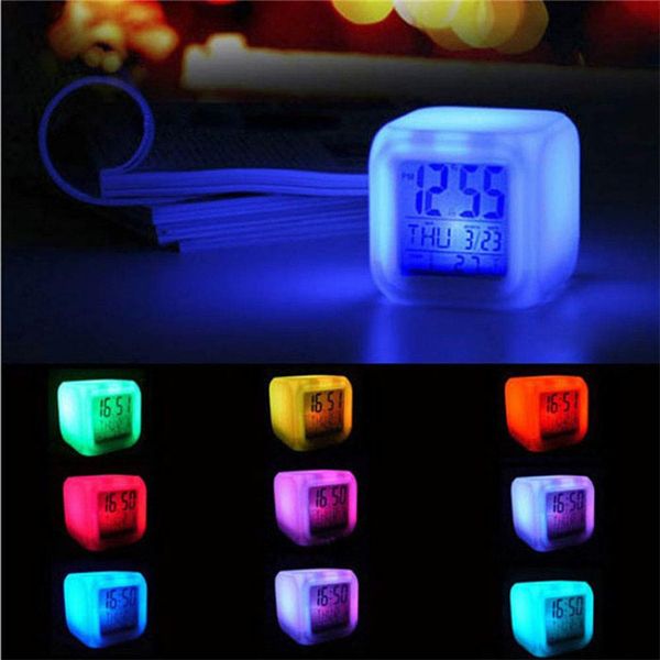 Réveil numérique LED à changement de couleur multifonction, 7 couleurs changeantes, réveil numérique, montre LED, thermomètre lumineux, horloge de bureau