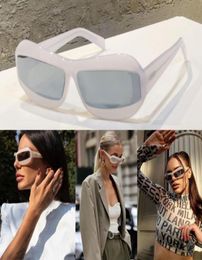 Kleur Rosa Petalo Opale bril Glazen Occhiali Runway zonnebrillen Spr30y Modernistische stijl Uniek spoelframe UVAUVB BESCHERMING 108762711