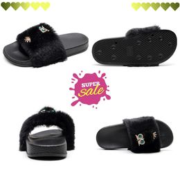 Sandales colorées pour les femmes de grande taille New Women's Summer Slippers for Flat Fothed Beach Shoes Black Swan Sequins Réflectif