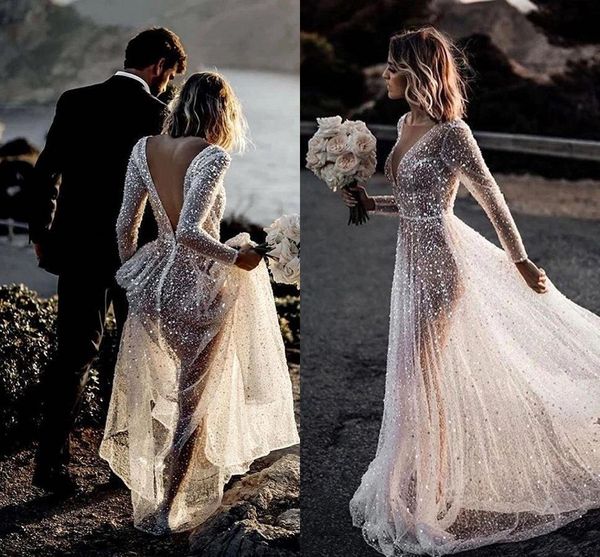 Vestidos de novia bohemios de playa de verano con lentejuelas brillantes Vestidos de novia sexys sin espalda con cuello en V de manga larga con aspecto transparente BC18356