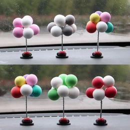 Kleurrijke ballonnen autodecoratie schattige mini cartoon auto creatieve ornamenten auto-accessoires voor meisjes dashboardaccessoires