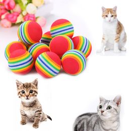 Coloré chat jouet interactif balle jouets pour chats jouer à mâcher hochet gratter mousse balle formation chat grattoir chat accessoires