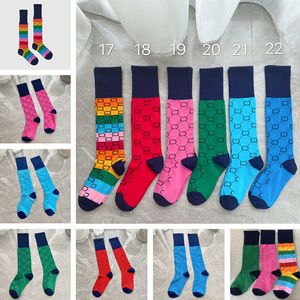 Kleurrijke katoenen dames lange kousen sokken ontwerpers letters vrouwen sok ondergoed hiphop straat sport kous