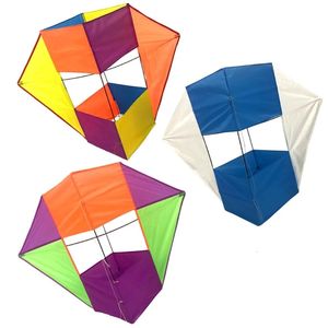 Cube coloré Cube Shape Kite adapté pour voler pour les enfants Kite stéréo débutants 240419