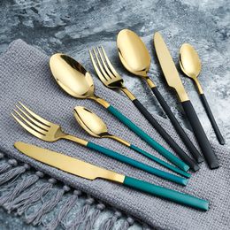 Poignée colorée Vaisselle Ensembles Couteau en acier inoxydable Fourchette Cuillère Couteaux à steak Dessert Cake Scoop Fruits Forks Western Food Set BH8124FF