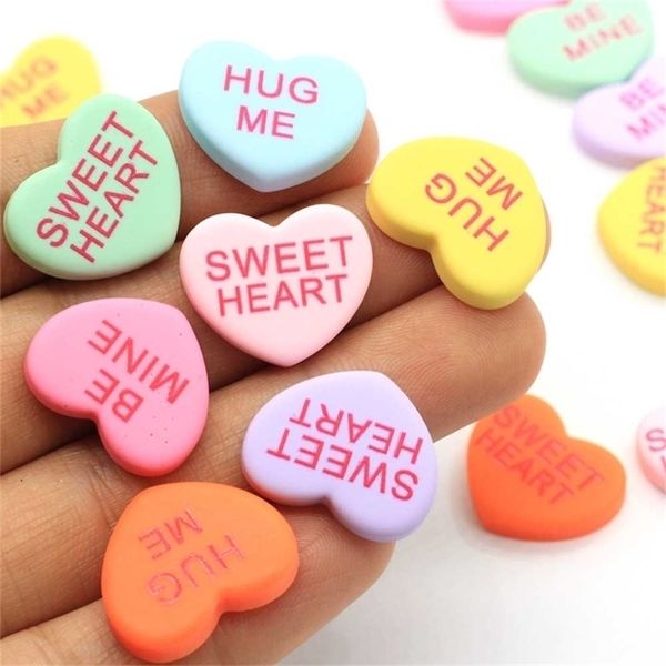 Colorido Hug Me Sweet Heart Resin Flatback Cabochon Craft Scrapbooking Hair Bow Adornos DIY 210811