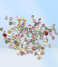 Images colorées100pcslot styles conceptions mixtes de vannet flottante charmes alliages pour les vocons de vie en verre bijoux diy8329695