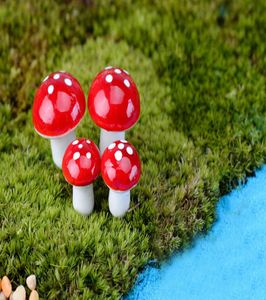 Mini champignon coloré Miniatures de jardin de fées Gnome Gnome Moss Terrarium Decor Crafts Plastic Bonsai Home Garden Ornement pour bricolage zakka9407097