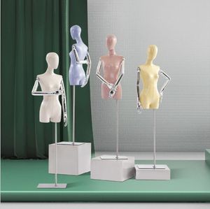 Kleurrijke model vrouwelijke rekwisieten commerciële meubels lood halve lichaam modellen frame venster bruiloft foto kleding display frames