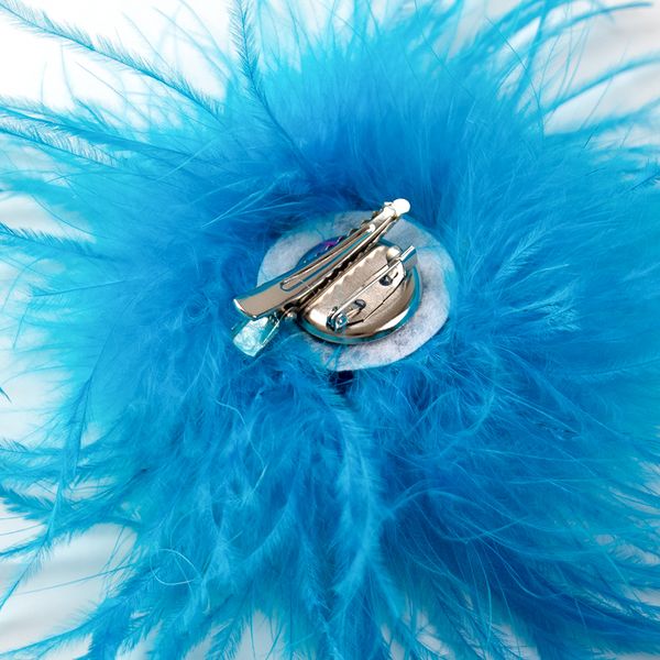 Broche à plumes autruche colorée Turquie Feather Headpiece Clip Oew Plume Craft Pins pour hommes manteau femme talons robes