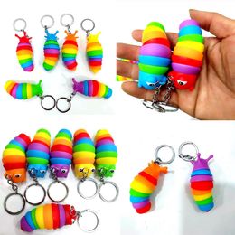 Kleurrijke slak Slak Keychain Caterpillar 7,5 cm Fidget Toys Super Decompressie Creatieve auto Key Chain Bag Poll Hanger Geschenken