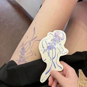 Kleurrijke tijdelijke tattoo voor vrouw dij waterdichte kwallen sticker Cartoon Y2K vlinder nep tatoeages Festival Art Tatuaje