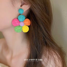 Pendientes de flores de cordón tejido colorido, colgante de oreja de estilo juvenil de verano, pendientes de tuerca versátiles para niñas, pendientes de boutique de regalo lindos para mujeres