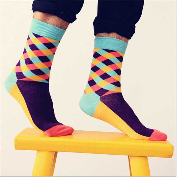Color hombres / mujeres tripulación calcetines de algodón de calcetín feliz casual harajuku patrón skate diseñador marca moda novedad arte fresco verano X0710