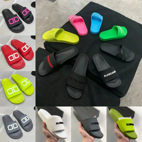 Comfort Designer Sandalias para hombre Zapatilla para mujer Zapatilla Zapatos negros Logotipo estéreo de lujo Sandalias de verano Zapatillas de playa Pisos Tamaño EUR 36-45