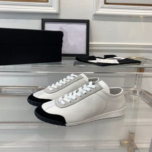 Comfort Plateforme plate faite à la main Femmes Curb Sneakers Chaussures de tennis Fashion Unisexe Taille