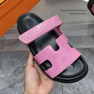 Sandales confortables et respirantes Coupages à pantoufles Patchworks en cuir haut de gamme Sandales à fond plat pour hommes touristes Chaussures pour femmes ouverts chaussures tailles 35-45 +