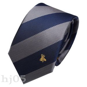 Corbatas de seda cómodas para hombre, corbata de diseñador de moda, elegante patrón de caballero bordado, corbata azul negra, corbatas negras de abeja elegantes y elegantes para hombres PJ045 C23