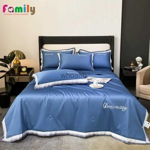 Dekbedden sets 2024 Mode Hoge kwaliteit Zomer Ijs Dun Quilt Trooster Zacht Airconditioning Ademend Kantoor Deken Sprei Blauw Roze YQ240313