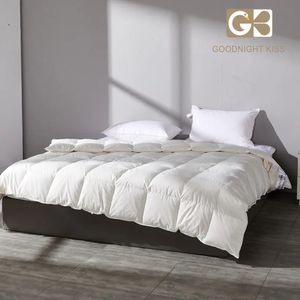 Ensembles de couettes Goodnight Kiss Couette légère 100 % duvet d'oie blanche Couverture printemps-automne ultra douce toutes saisons Insert de couette de luxe 231215