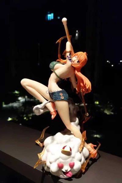 Comics Heroes 28 cm One Piece Nami Anime Figuras GK Acción Figurina Estatua de modelo sexy PVC Deco deco Collectible Ornament Desktop 240413