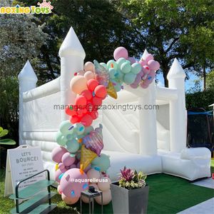 Maison de rebond gonflable de mariage rose commercial avec tente de château gonflable à la fête à la glissière avec ventilateur pour enfants adultes