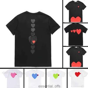 Commes des Garcons T-shirt Brand Play Fashion Mens Play Designer Red Heart Shirts Badge High Quanlity Tshirts Cotton CDGS 138