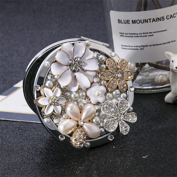 Miroirs compacts Mini Pocket Miroir de maquillage cosmétique Party Favors Cadeau de Noël Perle Cristal Fleur Pliable Loupe Compact Miroir Maquillage 230818