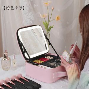 Miroirs compacts Smart LED Trousse à maquillage avec miroir Sac à cosmétiques Grande capacité Mode Sac de rangement portable Sacs de maquillage de voyage pour femmes 231109