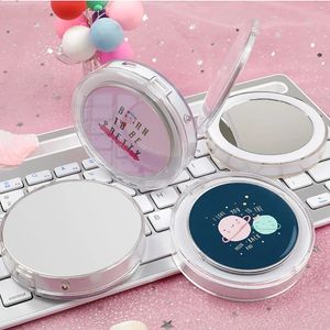 Compacto TSHOU659 LED Mini espejo de maquillaje plegable de mano Pequeño espejo cosmético portátil Micro USB 231030