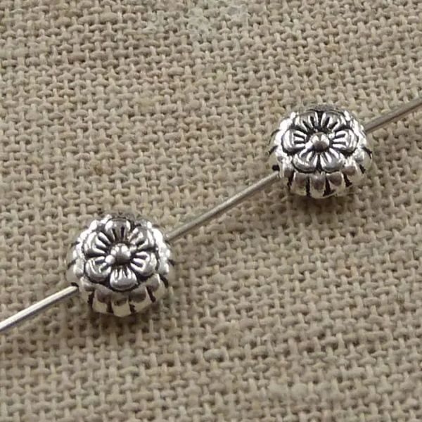 Composants 390 pièces Spacers en argent tibétain perles de fleurs 7x3 mm C3937 Bijoux Finding Craft