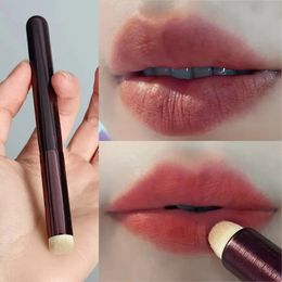 Corredor Cepillo de maquillaje Pequeño Cepillo resaltado ojo de círculos oscuros Mezcla Corredor Cepilizador Cepillo Lip Smudge Cepillo Herramienta de maquillaje Sombra