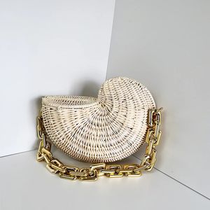 Conch Shell vaste kleur rattan speciale metalen ketting schouder veelzijdige casual seedury strawtjes voor vrouwen luxe ontwerper 240524