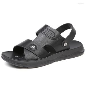 Beknopt 935 Sandalen Heren Solid Color Leather Men Zomerschoenen Casual Comfortabel Open teen Zachte strandschoenen mannetje