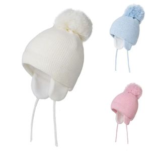 Connectyle Baby Baby Winter Schedelmuts Fleece gevoerd met oorklep Gebreid Schattige Pompom Effen Kleur Muts Caps voor jongens Meisjes 240309