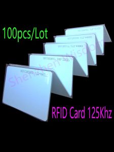 Contrôle 100pcs / lot RFID 125 kHz carte EM4100 TK4100 ID de carte à puce PVC Carte Ajustement pour le temps de contrôle d'accès présente