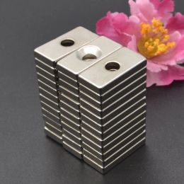 Contrôles 5 ~ 200pcs 20x10x3 20x10x4 20x10x5 mm Trou 4mm N35 Super Strong Block Maignets contre-jacent