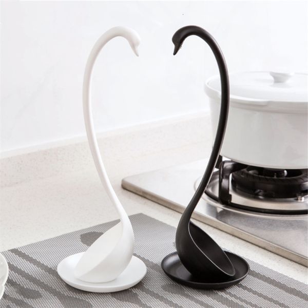 Ustensiles de cuisine Louche à soupe en forme de cygne Blanc Noir Design Cuillère verticale spéciale Outil de soucoupe de cuisine utile en gros 221114