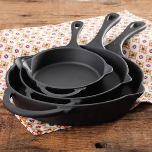 Kookgerei Sets De Pioneer Vrouw Tijdloze Schoonheid Gietijzeren Set 3 Stuk Koekenpannen Non-stick Kookpot 231019