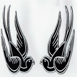 Cool Black Tattoo Sparrow Swallow Geborduurde Patch ijzer op Motorcycle Biker Patch Iron On Kleding Emo Punk Patch 4 25 2 6283g