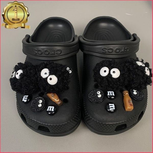 Cool Fur Ball Charms Diseñador DIY Galleta Cordón Hebilla Zapatilla Encanto para CROC JIBS Zuecos Niños Niños Mujeres Girls216f