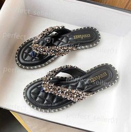 Coole dweilpantoffels dames zomerslippers met platte bodem nieuwe modieuze strass clip voet visgraat pantoffels voor buitenkleding grote pantoffels voor dames