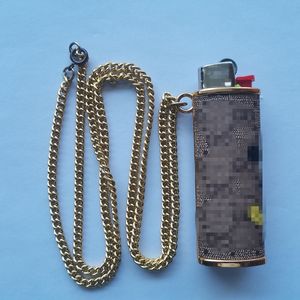 Cool Fumer Coloré PU En Cuir Portable En Alliage De Zinc Briquet Protéger Cas Manches Titulaire Couverture Shell Conception Innovante Peau Boîtier Collier Pendentif Cigarette Outil