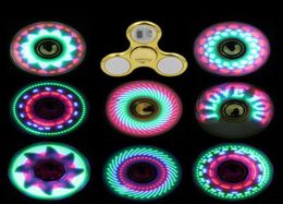 Cool spin -speelgoed top coolste led licht veranderen fidget spinners vinger speelgoed kinderen speelgoed automatisch verandering patroon met regenboog omhoog hand sp4500914