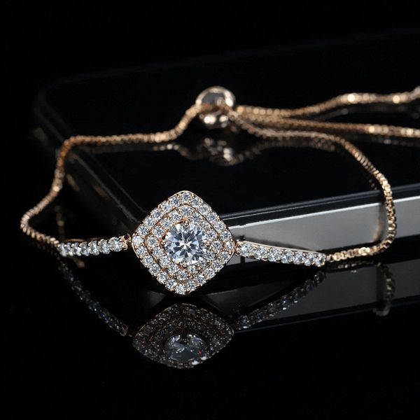 Cuivre AAA Cubic Zirconia Bracelet Designer blanc Diamant-Sud-américain Sud-américain Bangle de charme réglable Bracelets pour femmes adolescentes bijoux en allergie